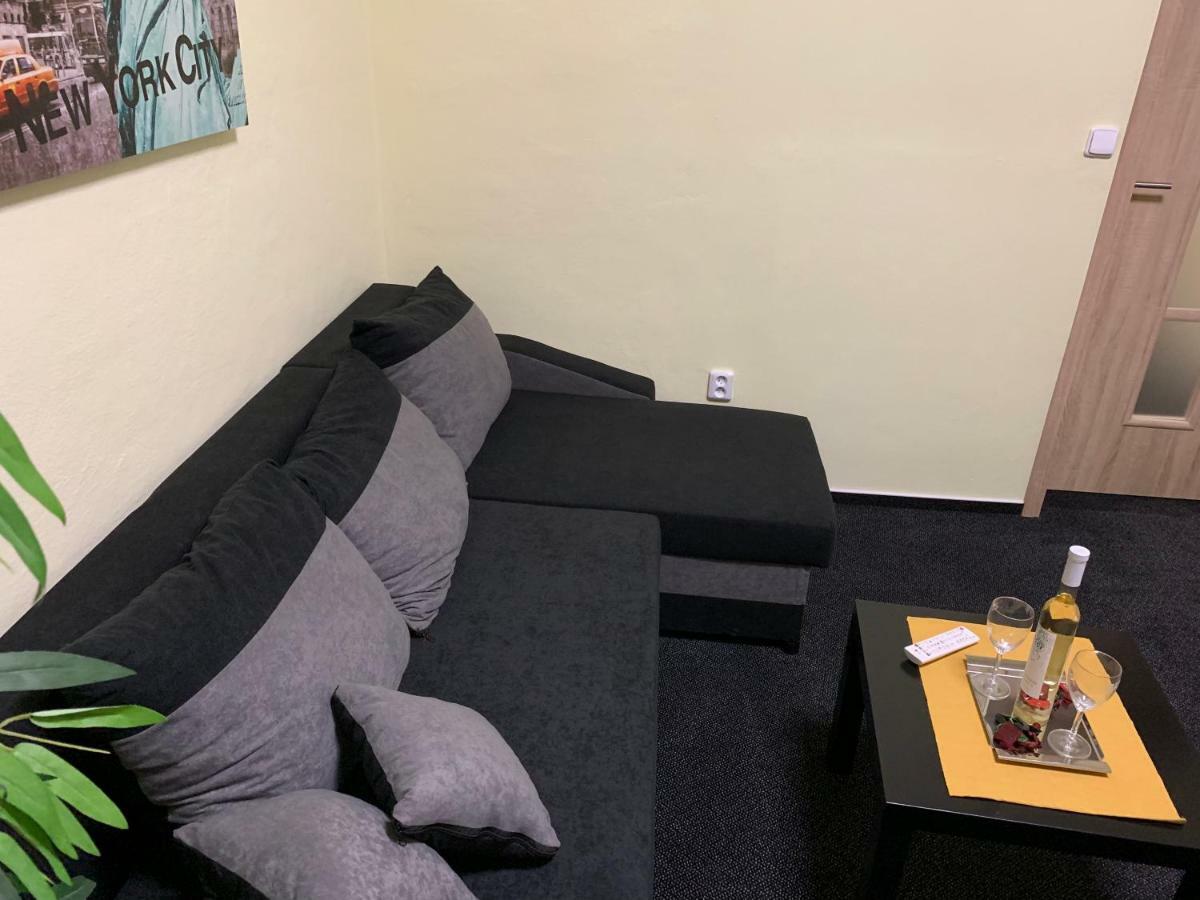 Alesta Apartment *