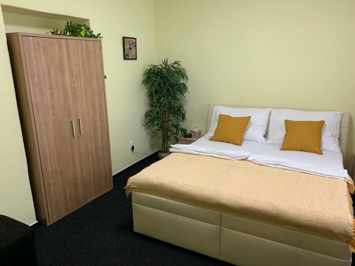 Alesta Apartment *
